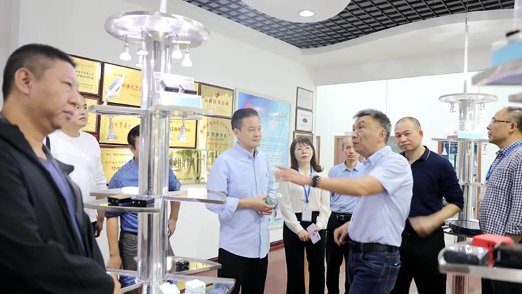 市政協副主席、九三學社郴州市委主委潘執坤一行調研炬神電子